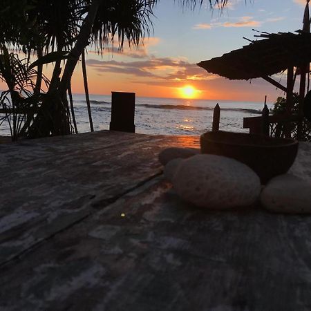 Guru Beach Resort Tangalle Exterior foto